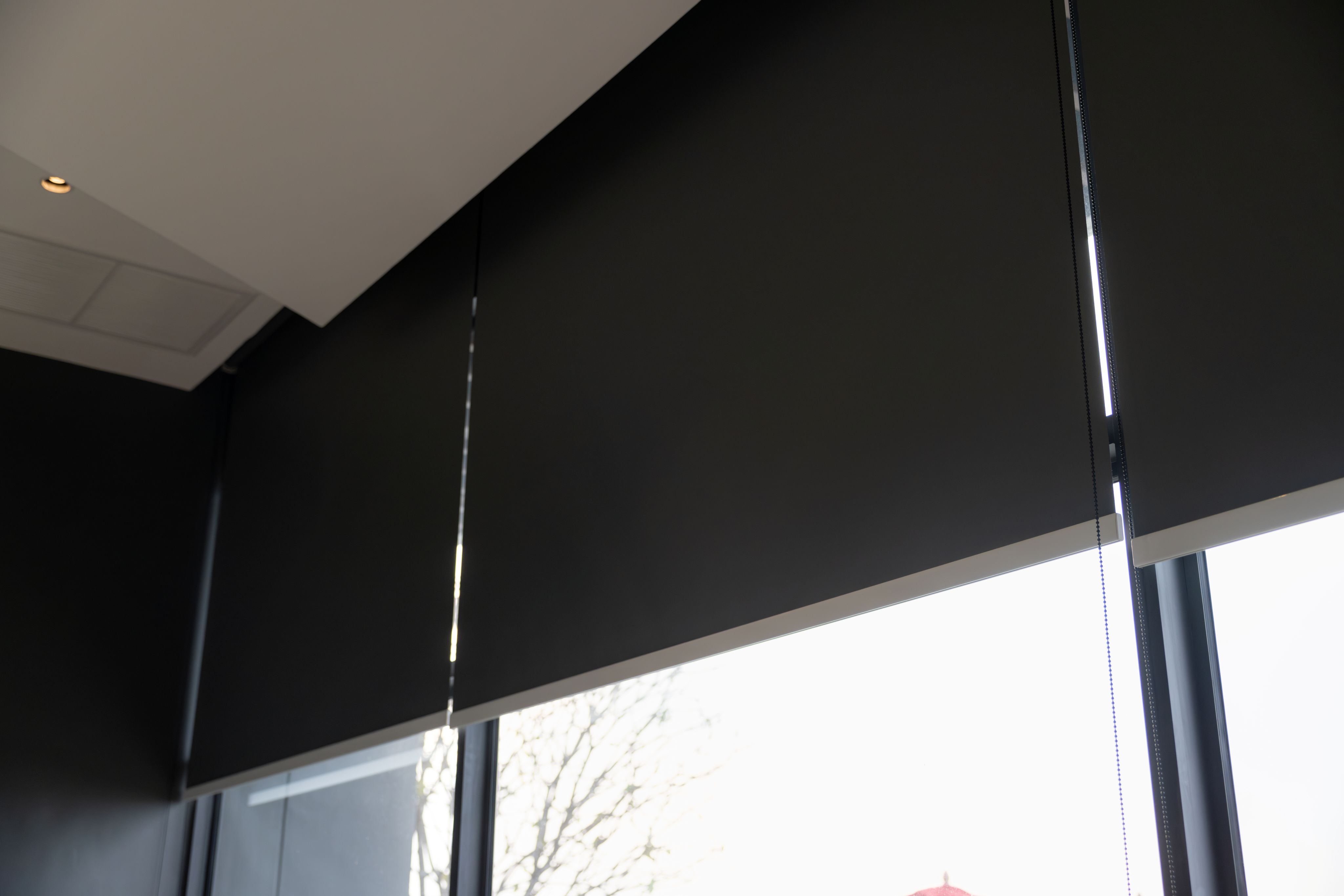 Blockout commercial roller blinds